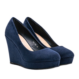 Décolleté in ecopelle scamosciata blu navy sulla zeppa Karilla 1