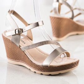 Sabatina Sandali argento con zeppa beige 2