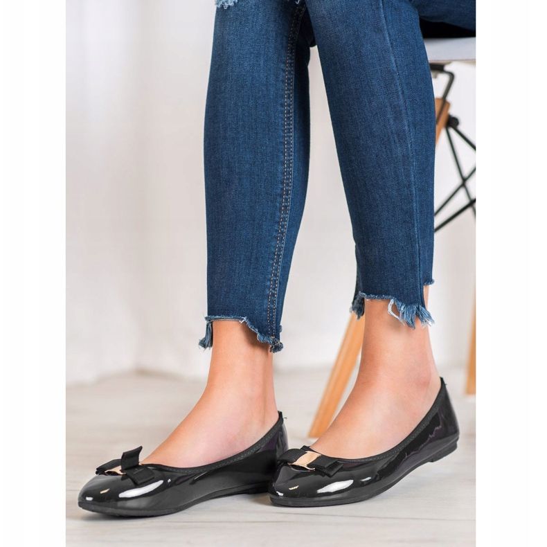 Fama Ballerina Laccata Con Fiocco nero 1