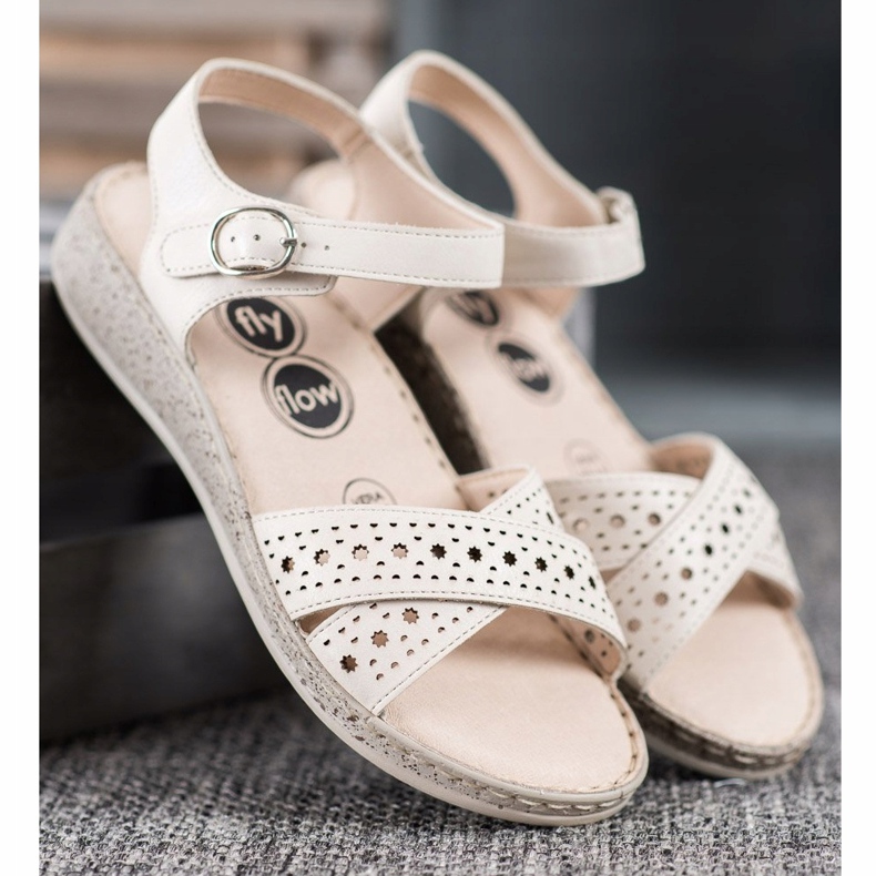 SHELOVET Sandali leggeri sulla piattaforma beige 2
