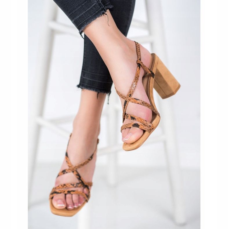 Kylie Sandali con stampa serpente marrone 2