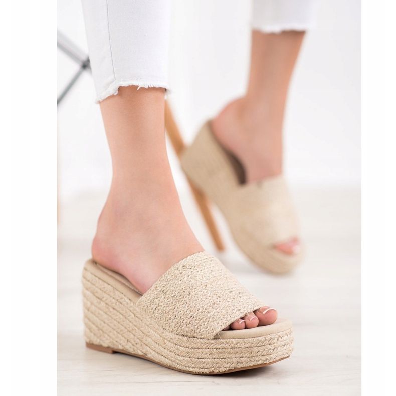 Kylie Pantofole con zeppa alla moda marrone 1