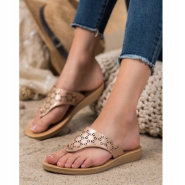 Kylie Pantofole Con Motivo Traforato beige d'oro 1