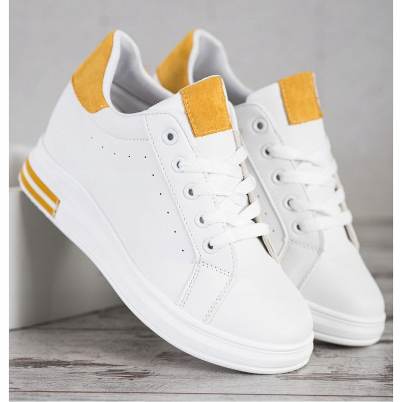 SHELOVET Scarpe sportive su una zeppa bianca giallo 2