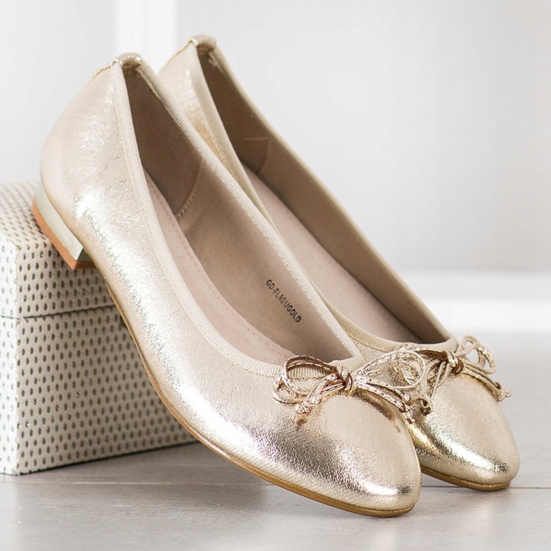 Goodin Elegante ballerina con fiocco d'oro 2