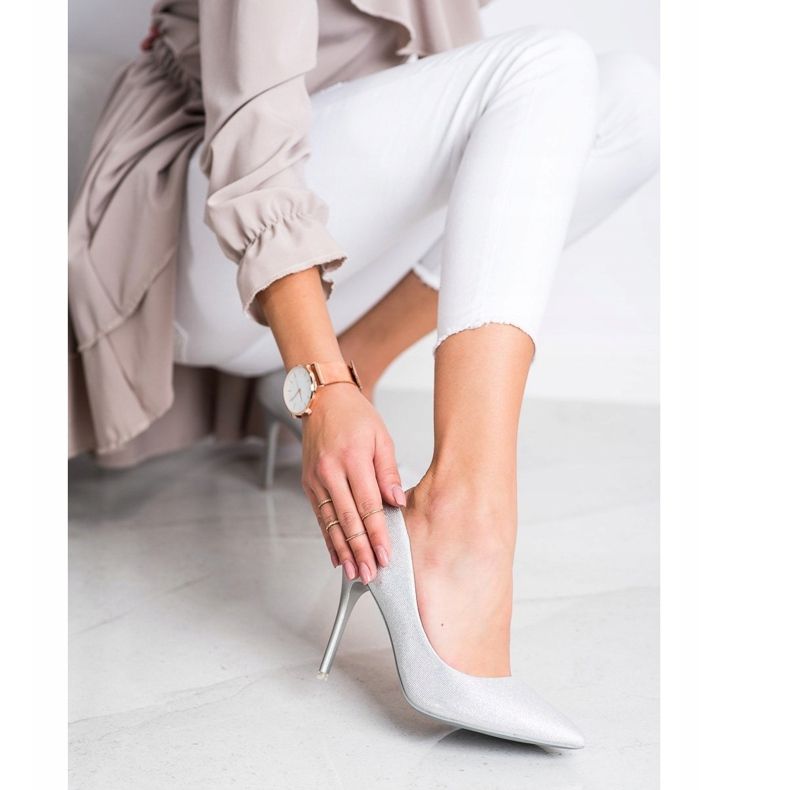 Goodin Pompe alla moda su uno spillo beige 1