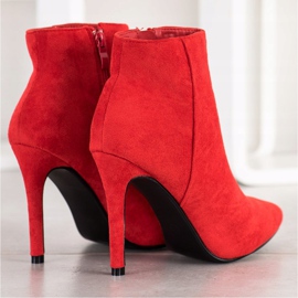 Small Swan Stivali alla moda su un tacco alto rosso 1