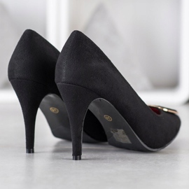 Goodin Pompe con ornamento nero 1