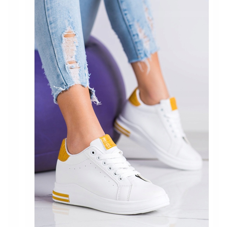 Ideal Shoes Sneakers con zeppa primaverile bianca giallo 1