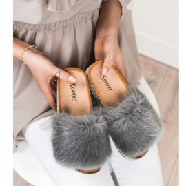 Seastar Pantofole alla moda su una piattaforma decorativa grigio 2