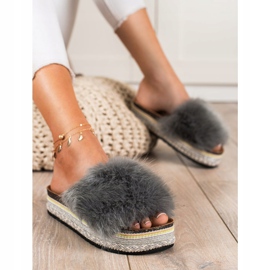Seastar Pantofole alla moda su una piattaforma decorativa grigio 1