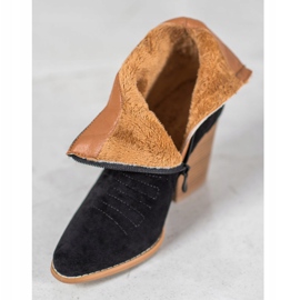 Cowgirls sul post nero 2