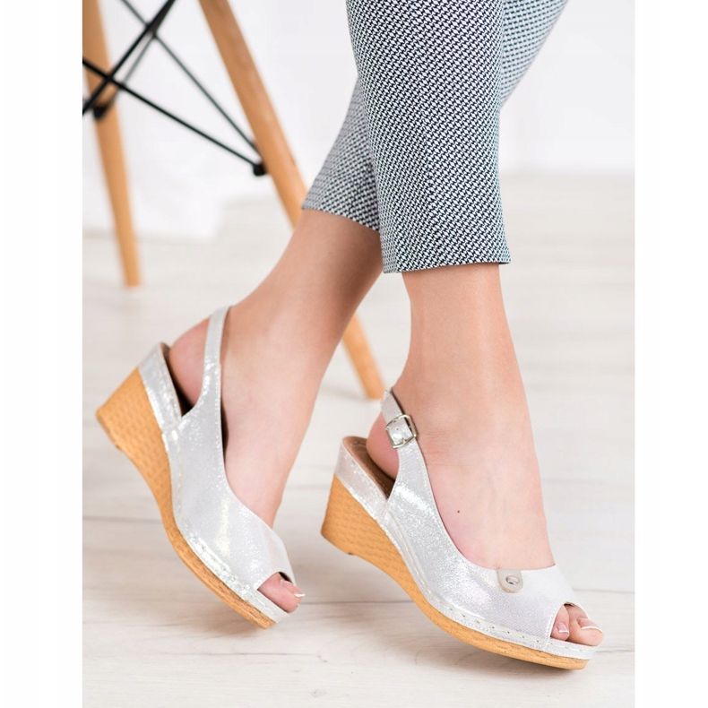 Sandali con zeppa lucidi VINCEZA grigio 1