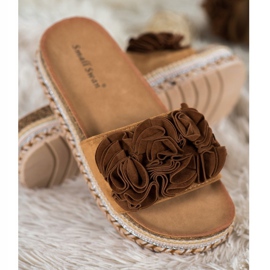 Small Swan Pantofole In Pelle Scamosciata Con Ornamenti marrone 1