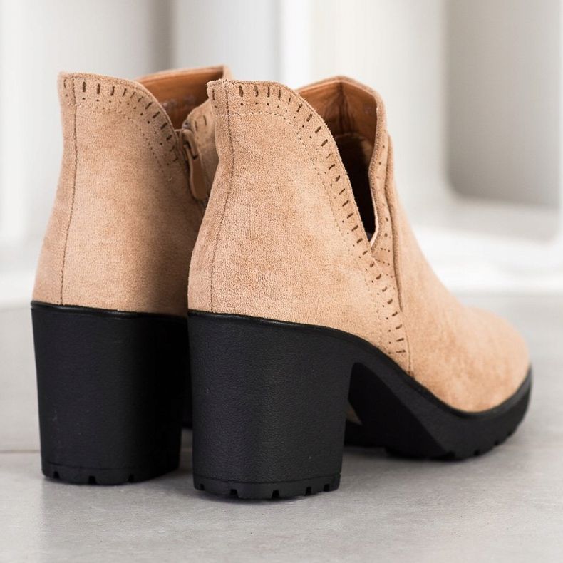 Bella Paris Stivaletti Scamosciati Con Taglio beige 1