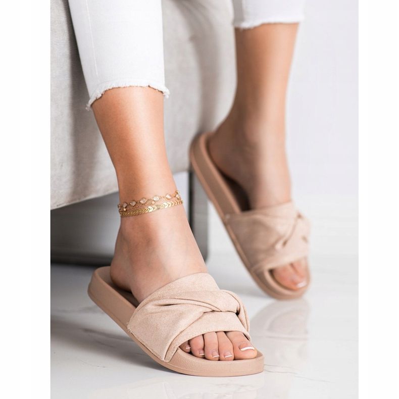 Comode pantofole VINCEZA in pelle scamosciata marrone 2