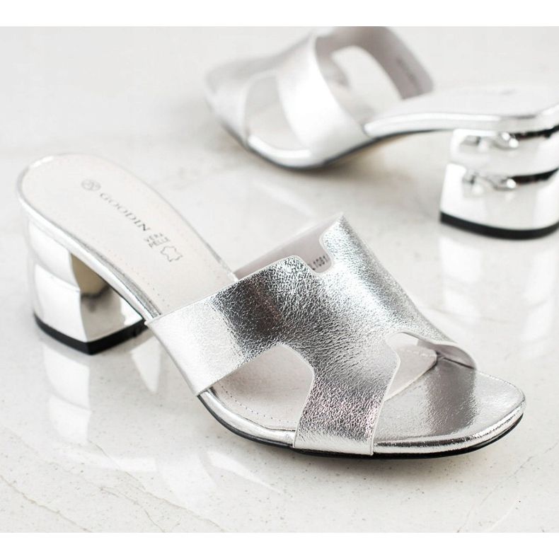 Goodin Pantofole Argento Con Tacco Decorativo 1