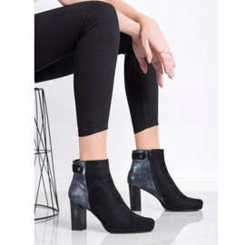 M.Daszyński Stivali su un palo nero 2