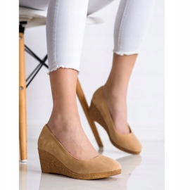 Goodin Pompe con zeppa leggera beige 2