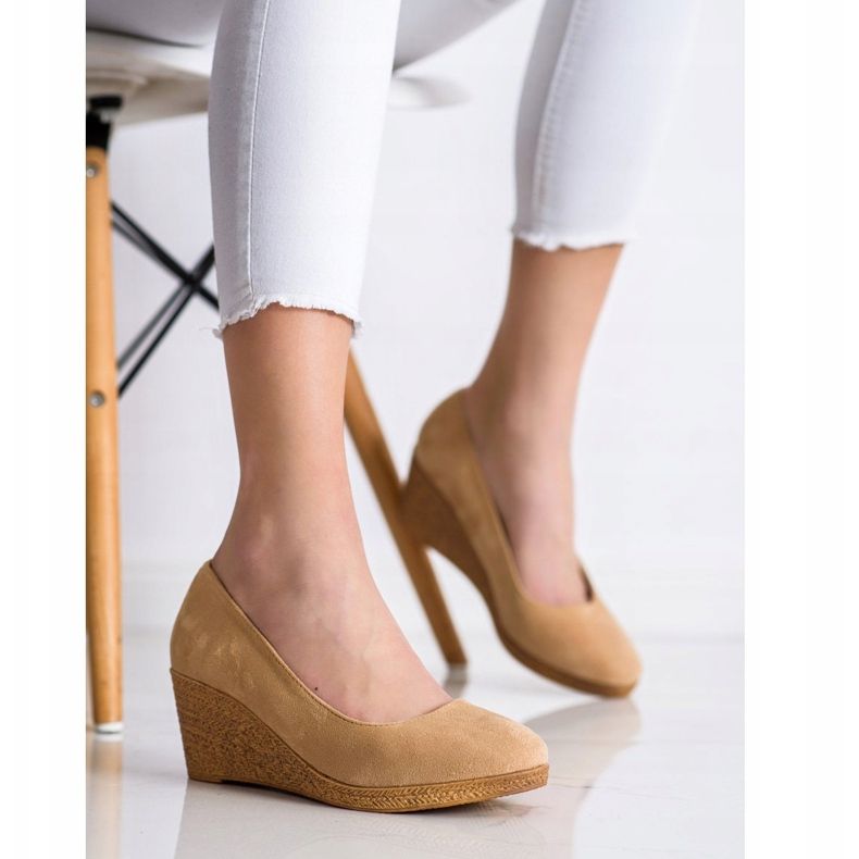 Goodin Pompe con zeppa leggera beige 2