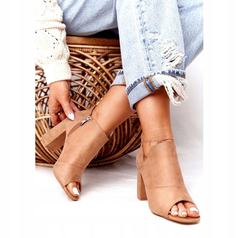 Stivali in pelle scamosciata primaverili su un post Vinceza 21-17095 Beige 2