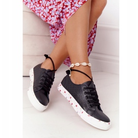 EVE Sneakers In Pelle Traforata Con Fiori Nere Primavera 9SP35-1002 nero 2