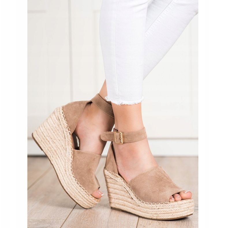 SHELOVET Sandali con zeppa beige 1