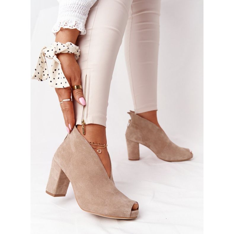 Exquisite Stivaletti in pelle scamosciata su un palo con un taglio squisito 1243 Beige 1