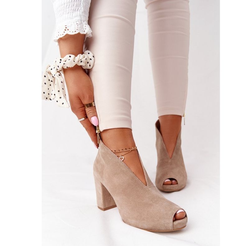 Exquisite Stivaletti in pelle scamosciata su un palo con un taglio squisito 1243 Beige 2