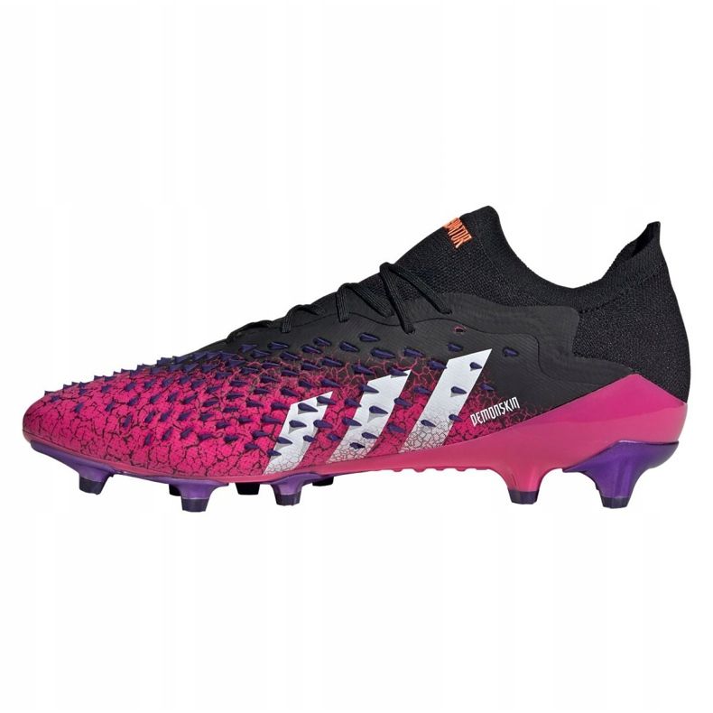 Scarpe da calcio Adidas Predator Freak.1 Low Ag M FZ3751 nero, nero, rosa nero 1