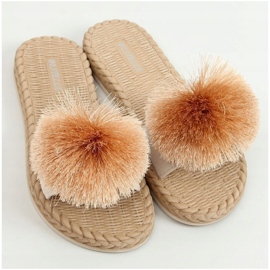 Pantofole beige con pompon S-410 Beige 1