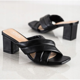 Small Swan Eleganti pantofole in ecopelle nero 1