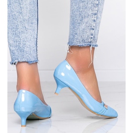 Décolleté blu sul tacco basso di Molly 2