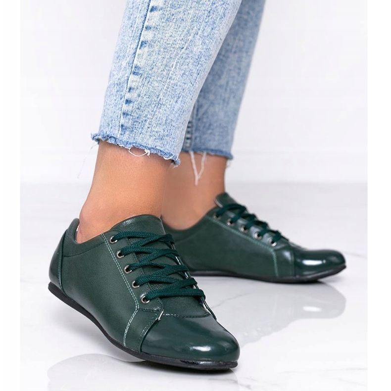 Scarpe verdi con punta verniciata di Parady verde 1