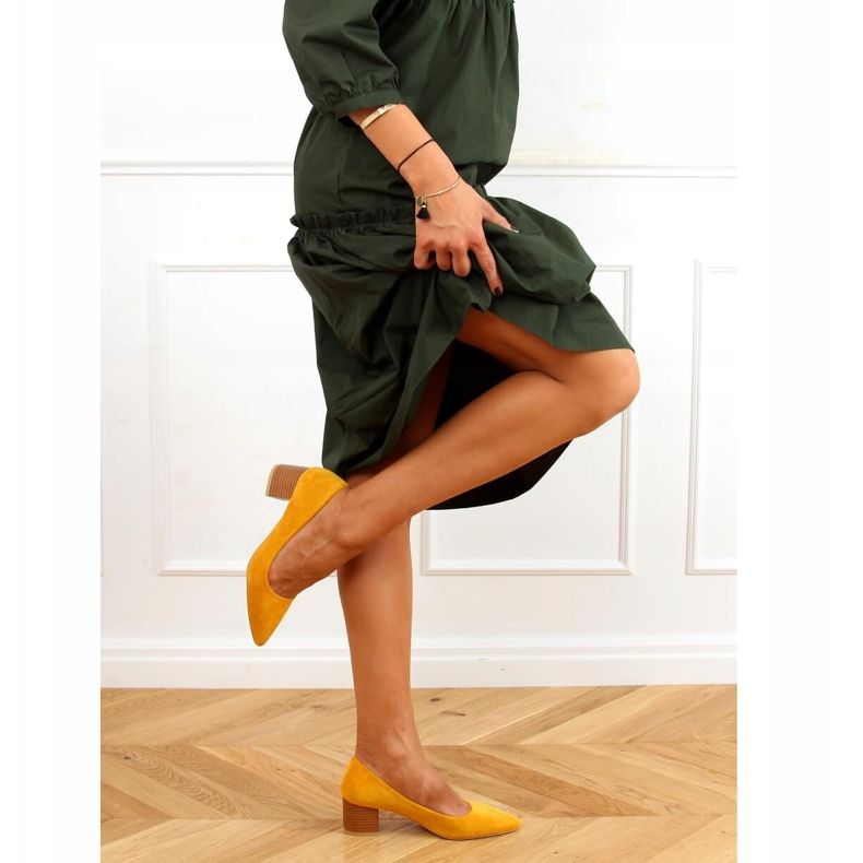 Décolleté con tacco in legno CL75P Giallo miele 2