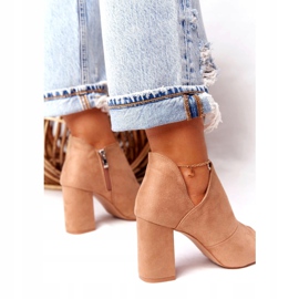 Stivali in pelle scamosciata primaverili su un post Vinceza 21-17095 Beige 1