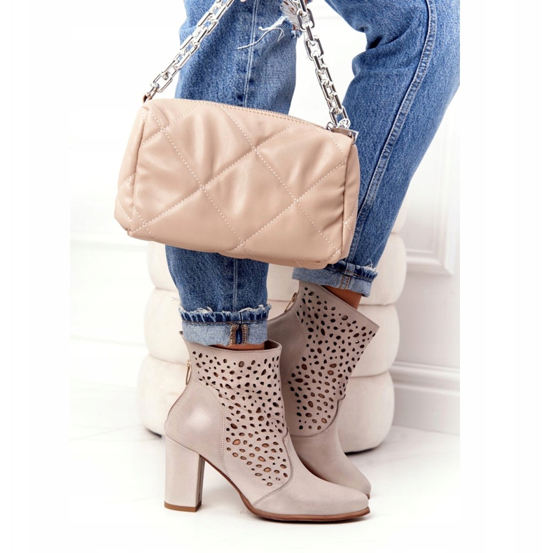 Exquisite Stivaletti in pelle traforata su un cappuccino post squisito 1219 beige 1