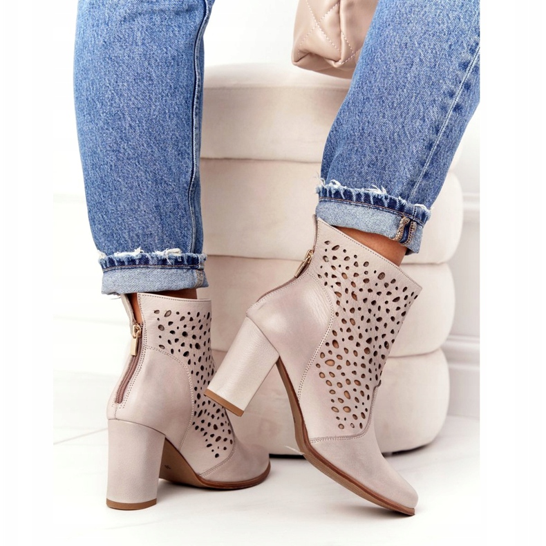 Exquisite Stivaletti in pelle traforata su un cappuccino post squisito 1219 beige 2