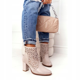 Exquisite Stivaletti in pelle traforata su un cappuccino post squisito 1219 beige 4