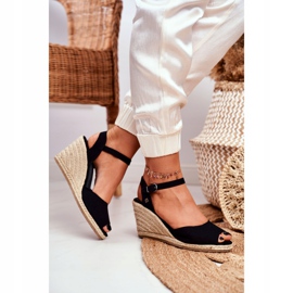 Sandali da donna su una zeppa intrecciata Big Star Black DD274A209 nero 1