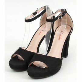 Nero S-850 Sandali neri con plateau 1