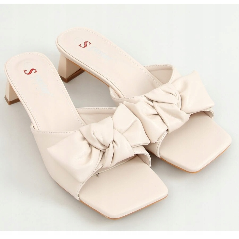 Pantofole su un tacco design beige T388P Beige 1