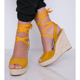 Espadrillas senape sulla zeppa di Jessie giallo 1