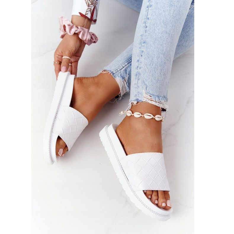 Pantofole da donna sulla piattaforma Big Star HH274683 bianca 1
