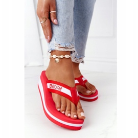 Infradito da donna sulla zeppa Big Star HH274A095 Red rosso 2