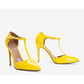 Décolleté gialle su tacco street style giallo 1