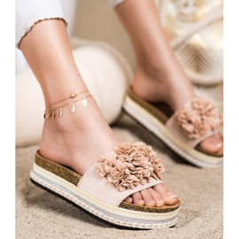 SHELOVET Pantofole Sulla Piattaforma Con Ornamento beige 1