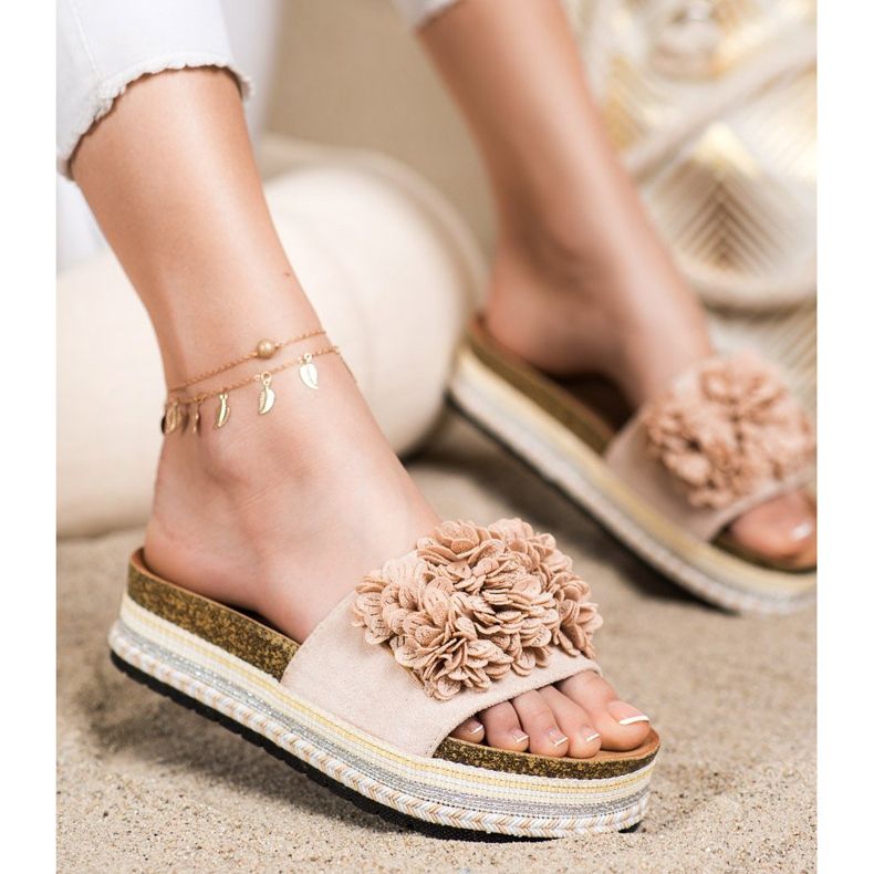 SHELOVET Pantofole Sulla Piattaforma Con Ornamento beige 1