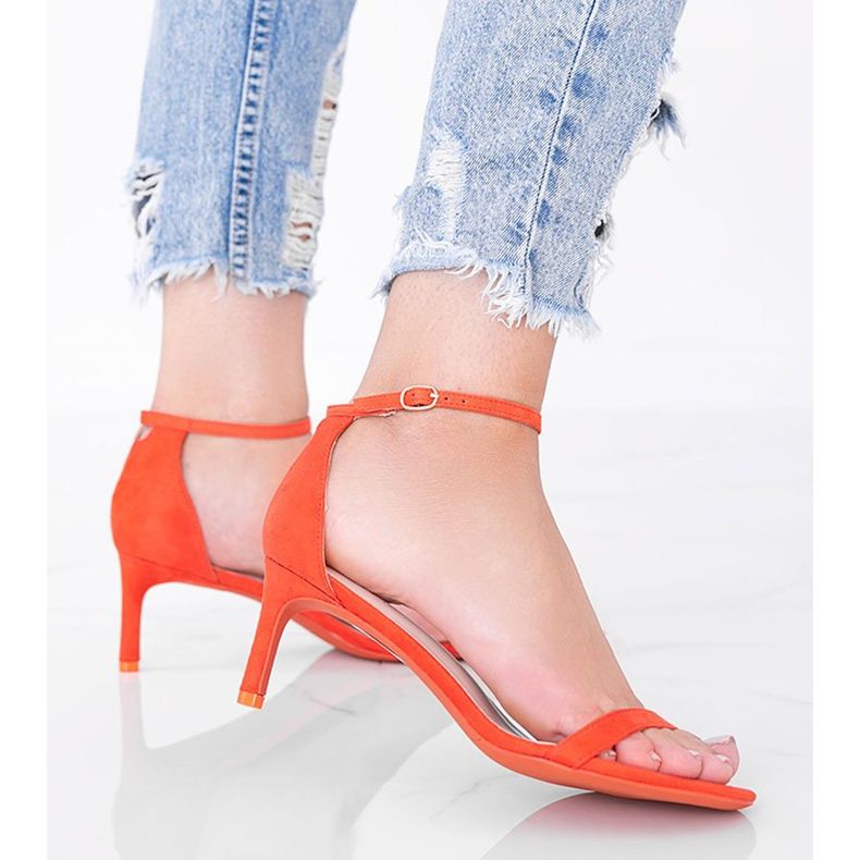 Sandali arancioni con tacco basso di New Love arancia 1