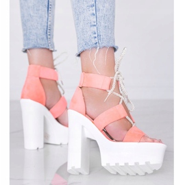 Sandali rosa su una spessa piattaforma Hera 1